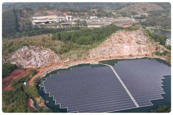 广东罗定高陡矿山修复工程 景绣生态完成近万㎡危岩清理与边坡挂网施工